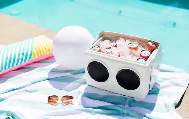 Igloo 14Qt KoolTunes Boombox Cooler - NEW! in Other in Ottawa - Image 4