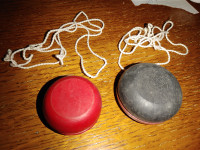 2 Vintage Yo Yos