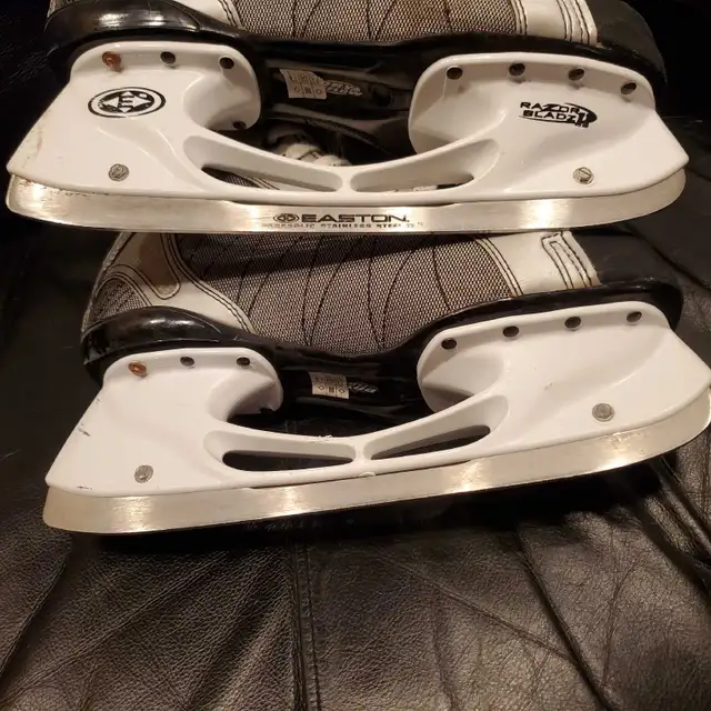 Mens EASTON Skates Size 10.5 E Skate Size in Skates & Blades in Barrie - Image 5