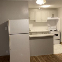 Shared or Private 3 Bed 1 Bath @ Mary St, Lindsay for Students