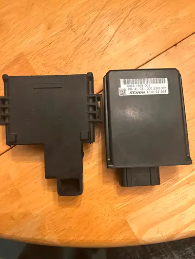 Keihin original ECM with rubber sleeve, used for less than 20 hours. Perfect condition. Selling for...