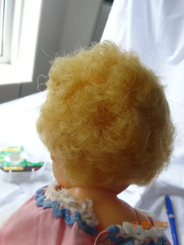 Betsy Wetsy by Reliable,Canada,13inch,jointed,vinyl body,nurser in Arts & Collectibles in Kelowna - Image 8