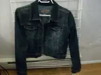 Brand new condition Wmn / Girls short denim jean jacket