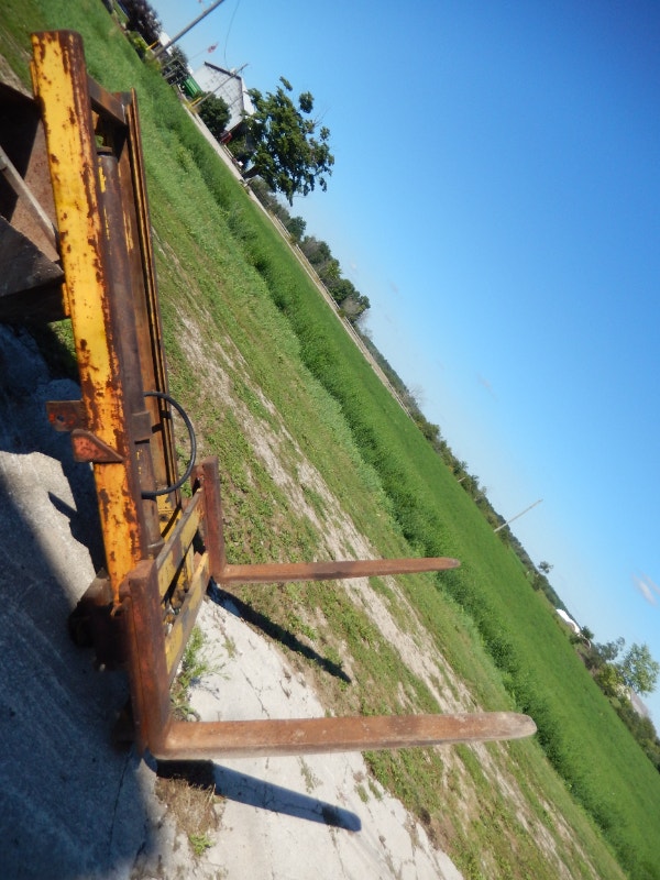 Forklift mast and 3 or 4 foot prongs for sale Heavy Equipment Owen Sound Kijiji