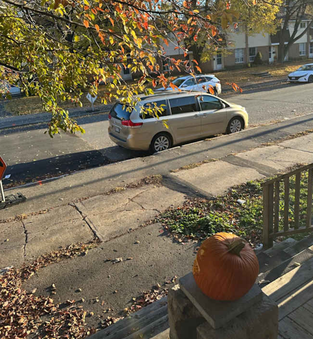 Looking for a student roommate $800/m in Room Rentals & Roommates in Ottawa - Image 10