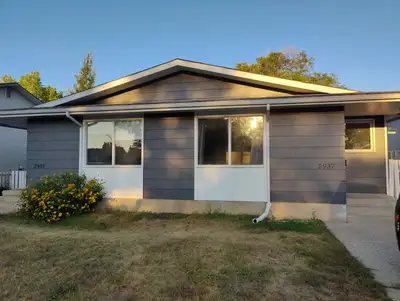 Newly Renovated 4 bedroom Duplex on Cumberland Ave South. Walking distance to schools, parks and a c...