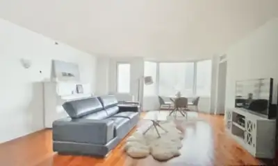 Big Downtown apartment, 1900$, electricity included, furnished