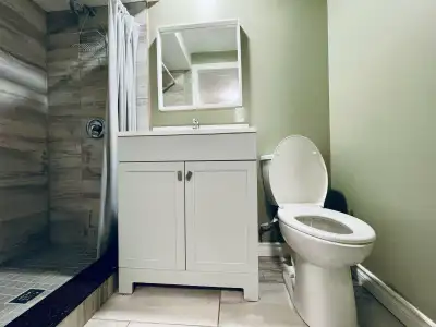 Furnished Basement Room – Private Bath-Walk to Niagara College