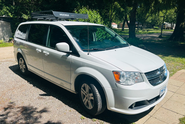 2020 Dodge Caravan - Immaculate condition in Cars & Trucks in London - Image 2