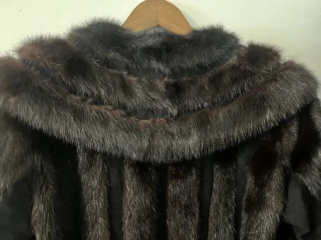 Real Black Leather and Mink Coat in Women's - Tops & Outerwear in Winnipeg - Image 5