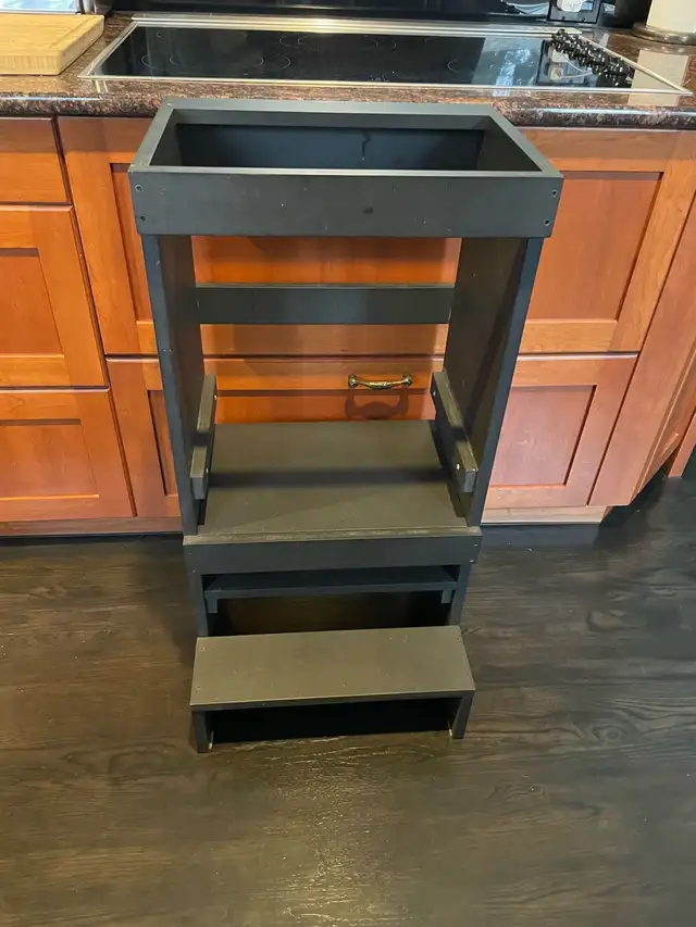 Toddler learning tower in Feeding & High Chairs in Calgary - Image 5