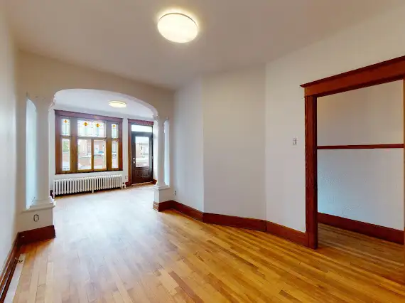 Plateau Parc Baldwin, Grand 4 1/2 chauffage inclus in Long Term Rentals in City of Montréal - Image 2