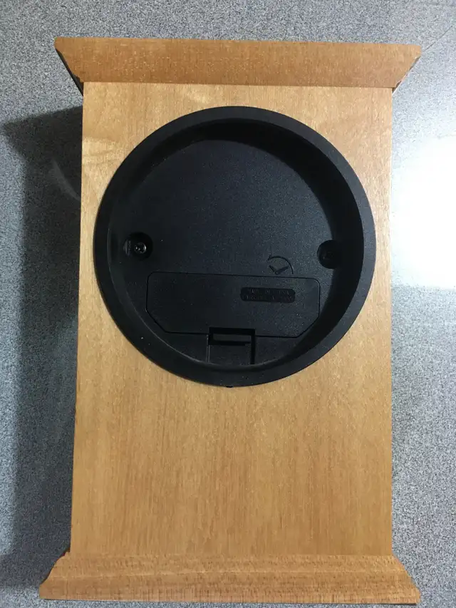 Table Top Clock (Natural Maple) in Home Décor & Accents in Kitchener / Waterloo - Image 3