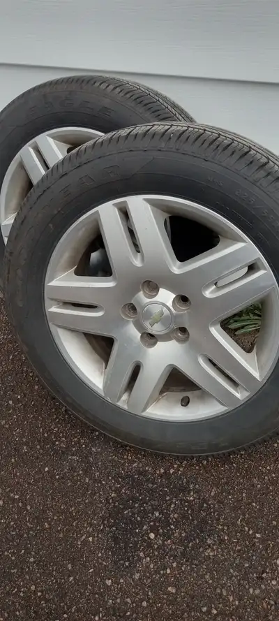 I have 4 tire 255 55 R17 on aluminum rim for $400