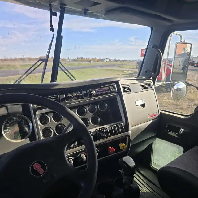 T800 kenworth in Heavy Trucks in Saskatoon - Image 11