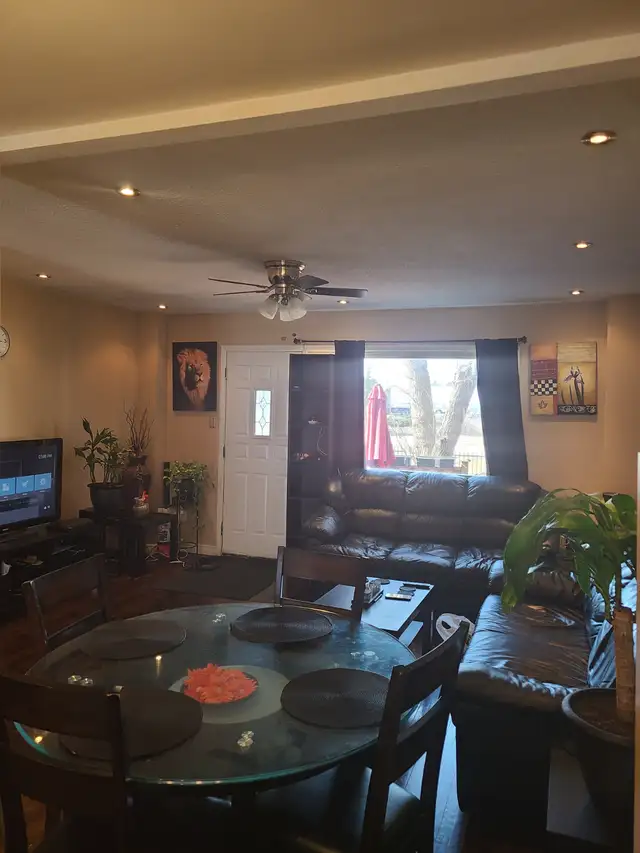ODSP AND OW ACCEPTED sharing room with roomate available now