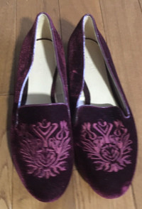 Women’s new flat burgundy shoes 