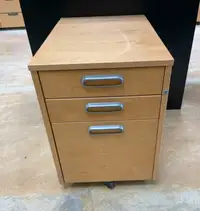 BEIGE FILING CABINETS! GREAT FOR HOME OFFCE! 3 DRAWERS!