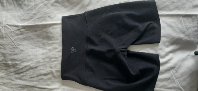 Aritzia TnaBUTTER™ Cheeky Hi-Rise 7" Biker Short in Women's - Bottoms in City of Toronto - Image 3