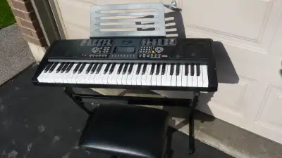 RockJam RJ-561 keyboard great for beginners to learn - please call ( no texts ) 905 334 8006 - cash...