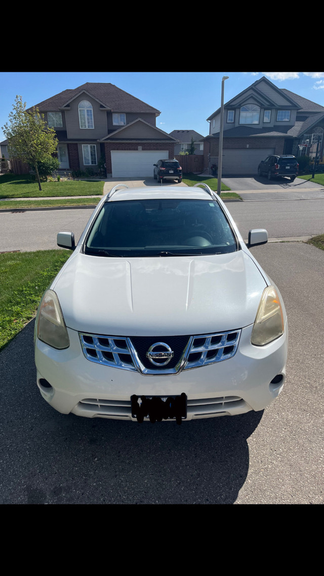 2012 White Nissan Rogue SV - Summer & Winter Tires Included! in Cars & Trucks in Kitchener / Waterloo - Image 2
