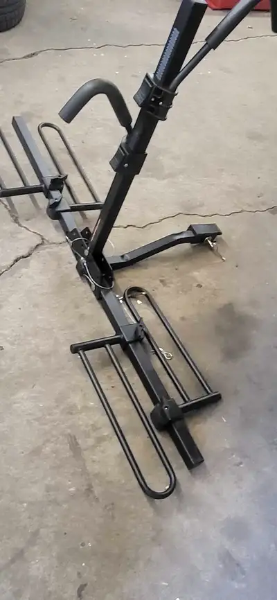 Brand new bike rack. Never been use. Pick up northeast 135 avenue 62 st Nw let me know. Cash only. N...