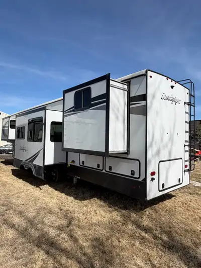 22 Forest River Sandpiper Luxury travel trailer RV 388BHRD fifth wheel with five slide outs, all sea...