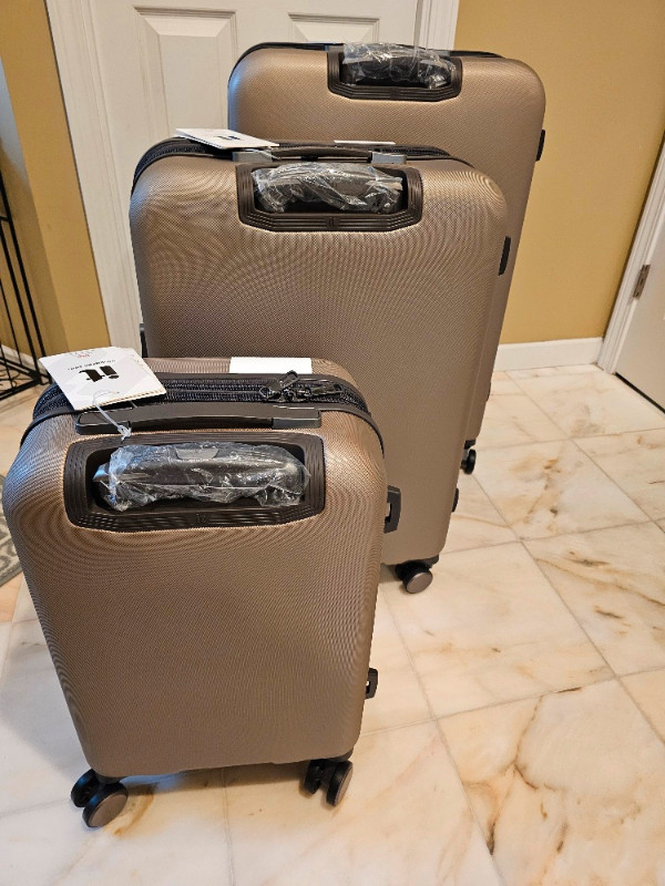 IT 3 Piece Hard sided Expandable Suitcases – Brand New in Other in Richmond - Image 2