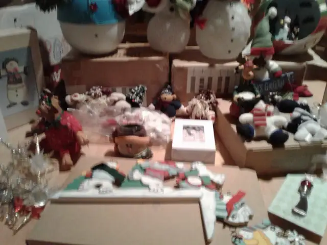 Christmas Decorations and characters in Holiday, Event & Seasonal in St. Albert - Image 4