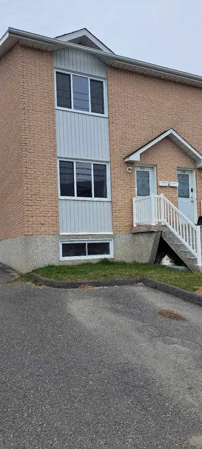 Appartement à louer  4 chambres 2 SDB