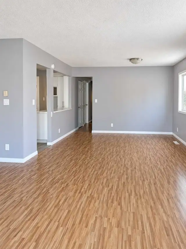 private room for rent in Room Rentals & Roommates in Winnipeg - Image 4