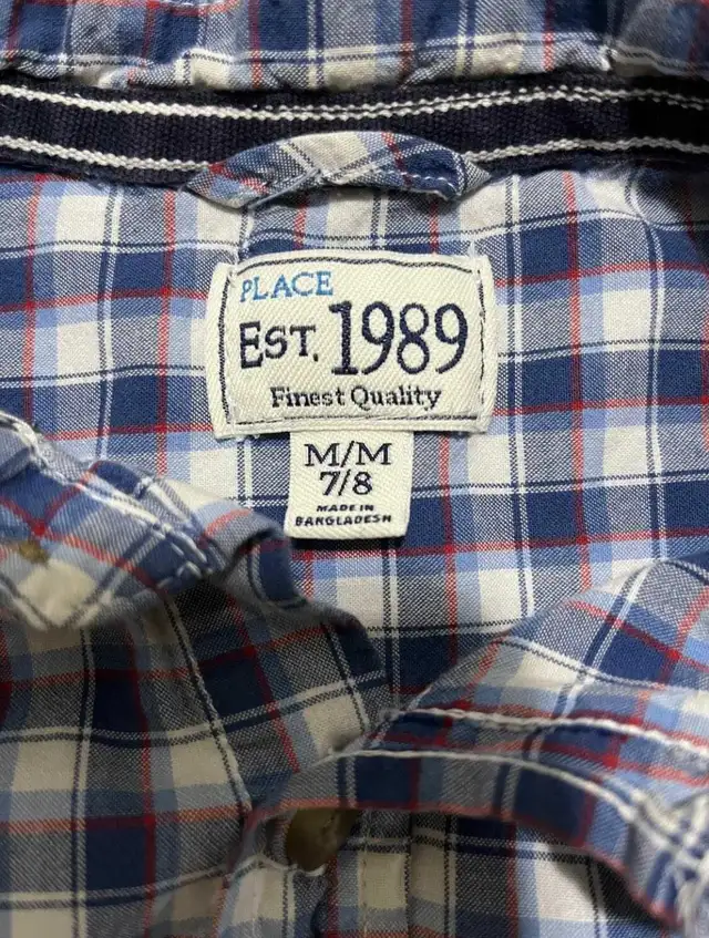 Children’s Place boys 7/8 plaid shirt – like new in Kids & Youth in Oshawa / Durham Region - Image 3