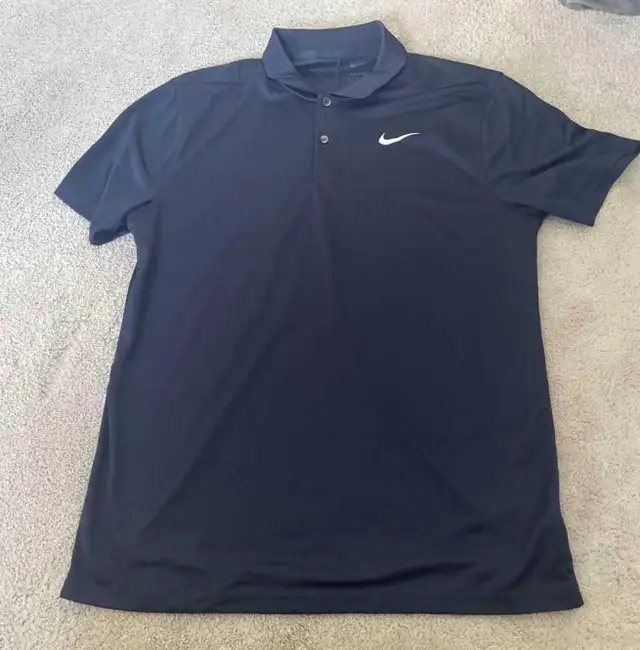 men’s large short sleeve  in Men's in Oshawa / Durham Region - Image 5