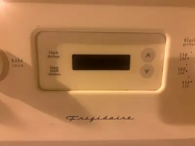 WHITE FRIDGIDAIRE OVEN RANGE FOR SALE!  , View more