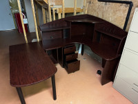 Corner desk