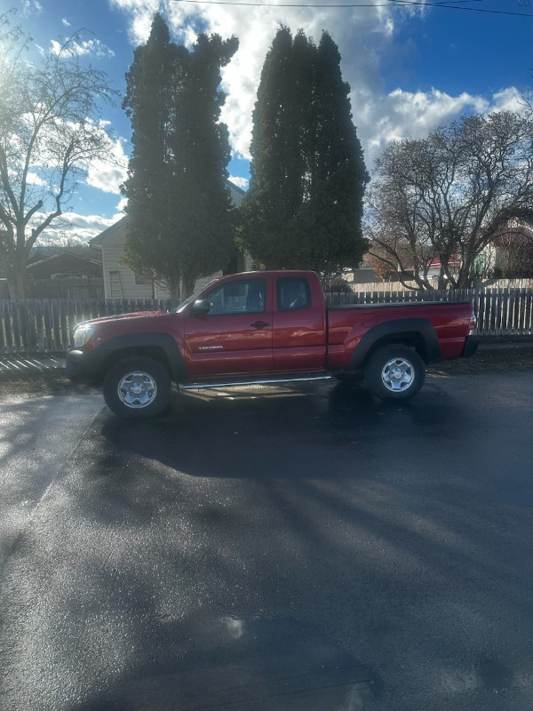2013 Toyota Tacoma 4x4 in Cars & Trucks in Cranbrook - Image 2