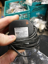 AC power adapter Sony output 12v 300ma