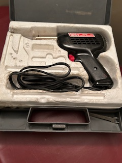 Weller D550 240/325 Watts Soldering Gun w/Case and two small lit bulbs for a better soldering view S...