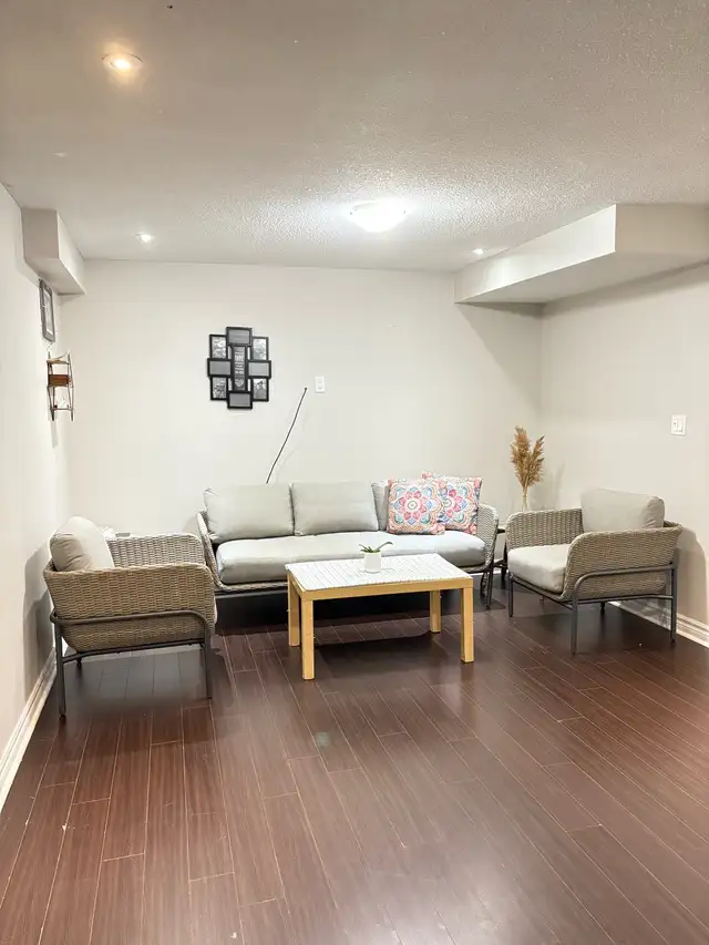 one shared bedroom in two bedroom basement in Room Rentals & Roommates in Mississauga / Peel Region - Image 2