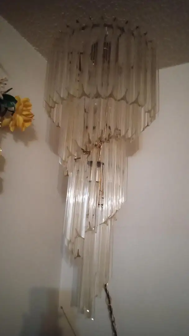 #-6---Lovely Spiral Chandelier, Looking for Quick Sale. in Indoor Lighting & Fans in Barrie - Image 2