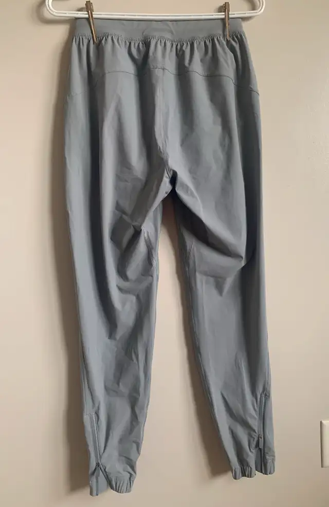 Lululemon High-Rise Full Length Jogger in Women's - Bottoms in Kamloops - Image 3