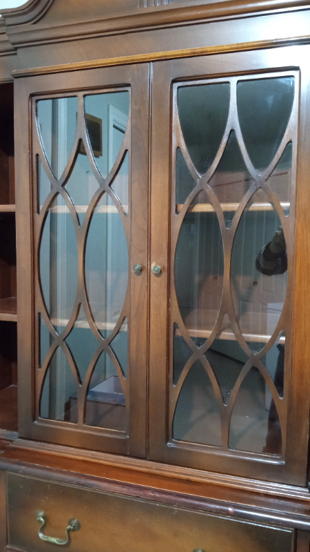 VAISSELLIER ANTIQUE Année 50' in Hutches & Display Cabinets in Laurentides - Image 4