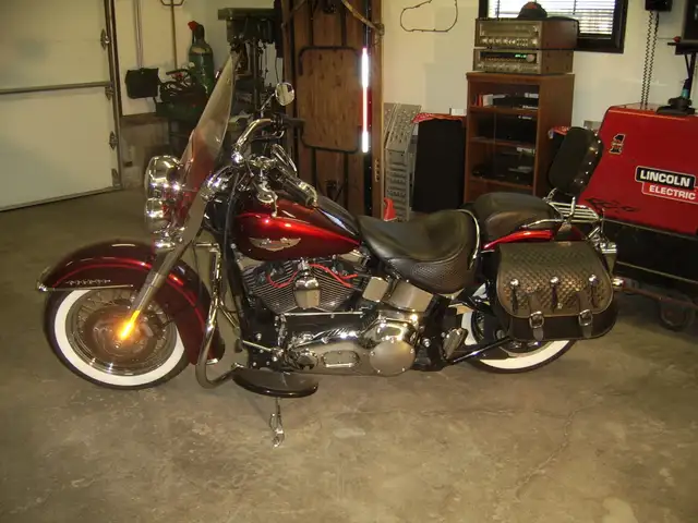 05 deluxe in Street, Cruisers & Choppers in Calgary - Image 3