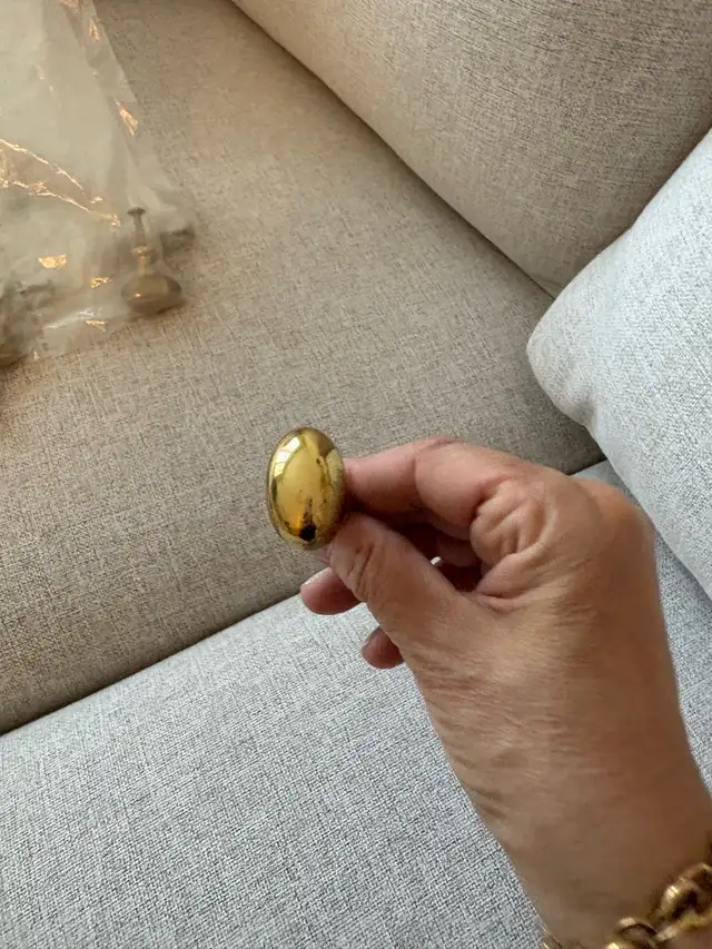 Brass Knobs 30427063996885258241