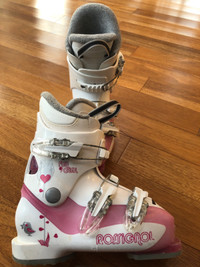 Kids ski boot