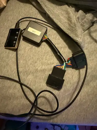 This is an electronic throttle response controller that is in used condition. Give your car a new le...