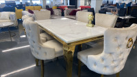 Luxueux set de cuisine en marbre finition doré avec 6 chaises.