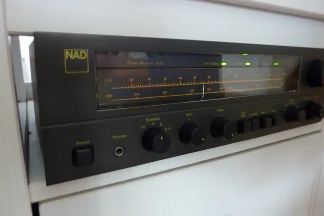 NAD 7020 vintage receiver in Stereo Systems & Home Theatre in Mississauga / Peel Region - Image 4