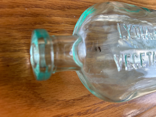 Antique Lydia Pinkham aqua bottle, reduced $$$$ in Arts & Collectibles in City of Toronto - Image 2