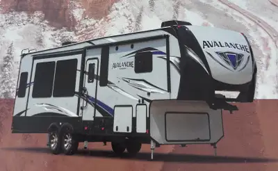 2019 Keystone Avalanche 300RE Fifth Wheel – Luxury 34’ – Winter Package – $59,900 Excellent Conditio...